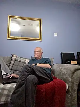 Snapshot of FriendlyDave chatting on January 2026 08:18:01 AM FriendlyDave online show from January 2026 08:18:01 AM