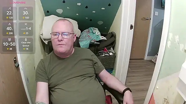 Snapshot of FriendlyDave chatting on March 2025 07:14:02 PM FriendlyDave online show from March 2025 07:14:02 PM