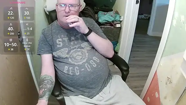 Snapshot of FriendlyDave chatting on March 2025 07:33:02 AM FriendlyDave online show from March 2025 07:33:02 AM