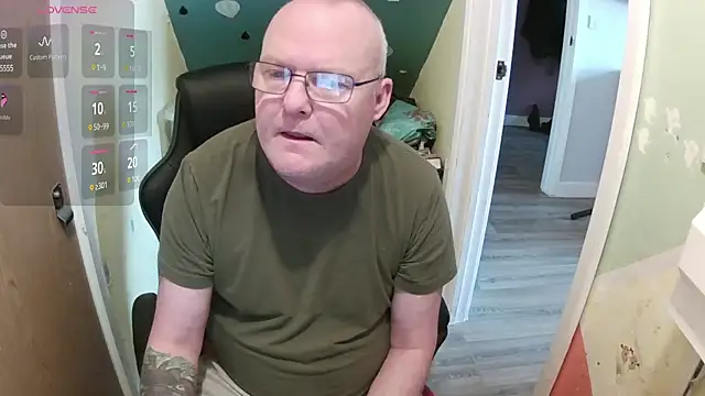 Snapshot of FriendlyDave chatting on February 2025 07:51:02 AM FriendlyDave online show from February 2025 07:51:02 AM