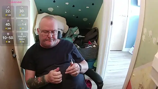 Snapshot of FriendlyDave chatting on March 2025 01:59:02 PM FriendlyDave online show from March 2025 01:59:02 PM