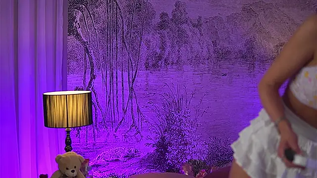 YamiraKim online show from February 2026 07:24:01 PM