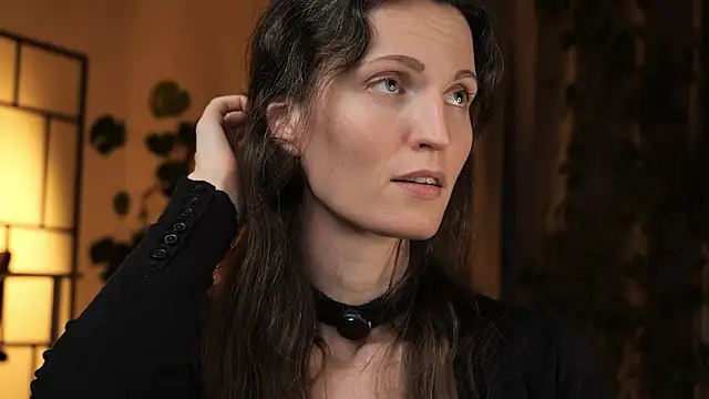 yulladao online show from November 2025 06:00:01 PM