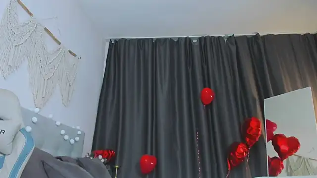 MiaKeler online show from February 2026 06:18:01 PM