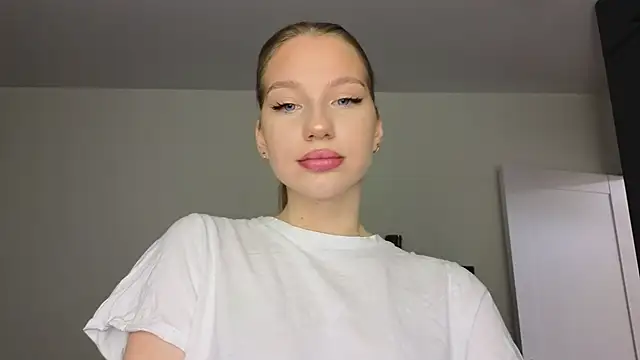 MiaKeler online show from February 2025 04:58:02 PM