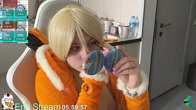 ShiroiFubuki online show from May 2026 08:01:01 AM