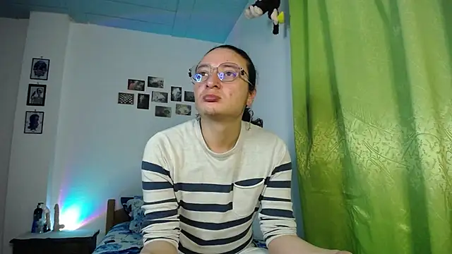 monkeywillwhite online show from November 2025 02:04:02 AM