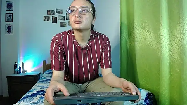 monkeywillwhite online show from November 2025 12:03:02 AM