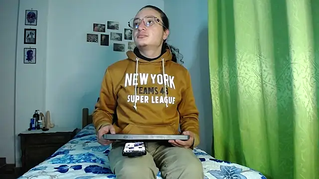 monkeywillwhite online show from November 2025 05:11:01 AM