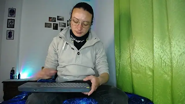 monkeywillwhite online show from November 2025 02:44:02 AM