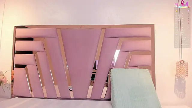 Jiggly   online show from November 2025 09:08:02 PM