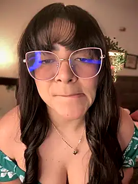 Snapshot of Lia_flowers chatting on October 2025 11:50:02 PM Lia flowers online show from October 2025 11:50:02 PM