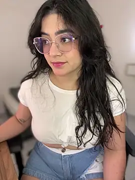 Lia flowers online show from February 2026 11:14:02 PM