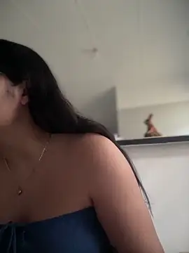 Lia flowers online show from October 2025 10:10:02 PM