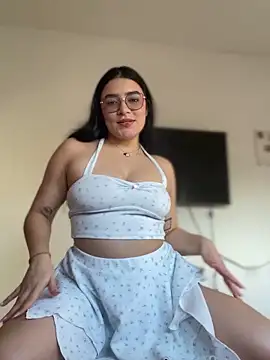 Snapshot of Lia_flowers chatting on February 2025 10:21:02 PM Lia flowers online show from February 2025 10:21:02 PM