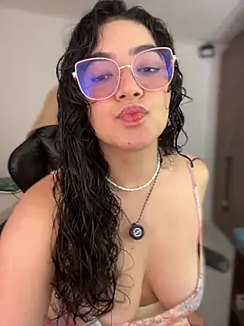 Lia flowers online show from February 2026 11:13:02 PM