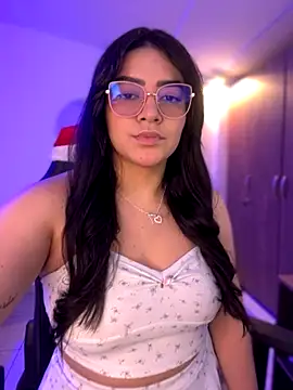 Lia flowers online show from November 2025 12:09:02 AM