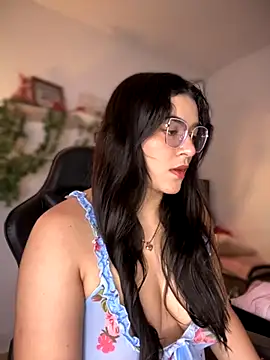 Snapshot of Lia_flowers chatting on September 2025 12:55:01 AM Lia flowers online show from September 2025 12:55:01 AM