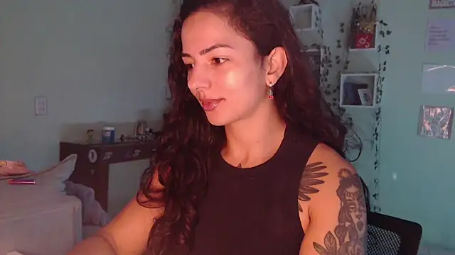 Snapshot of BeellyDance chatting on June 2026 01:17:01 PM BeellyDance online show from June 2026 01:17:01 PM