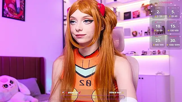 HolliWould  online show from April 2026 10:32:01 AM