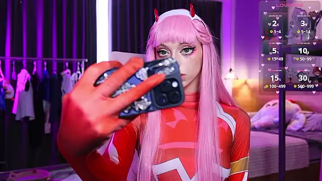 HolliWould  online show from February 2026 09:22:02 AM