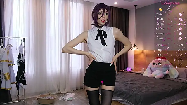 HolliWould  online show from December 2025 08:08:01 AM