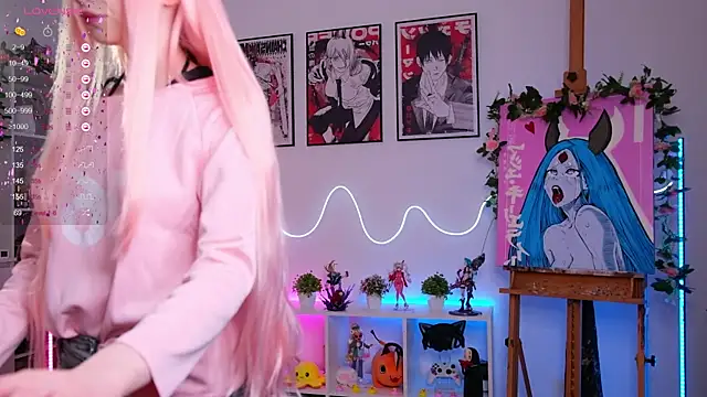 HolliWould  online show from September 2025 06:04:02 PM