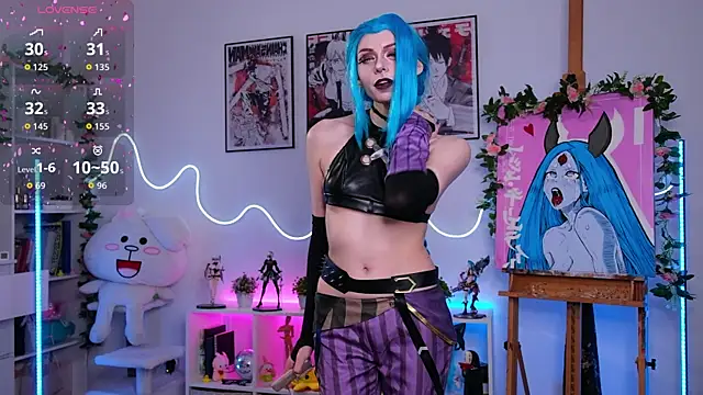 HolliWould  online show from September 2025 06:11:01 PM