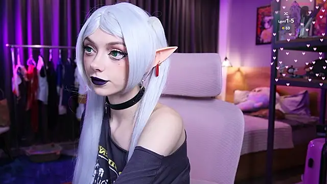 HolliWould  online show from February 2026 10:59:02 AM