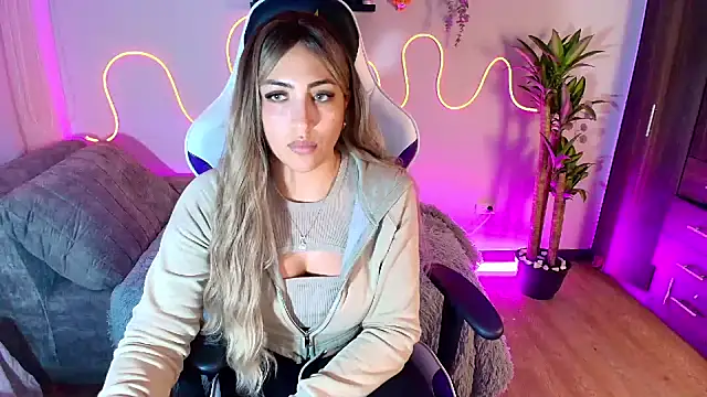 a belladanger online show from February 2025 02:12:02 AM