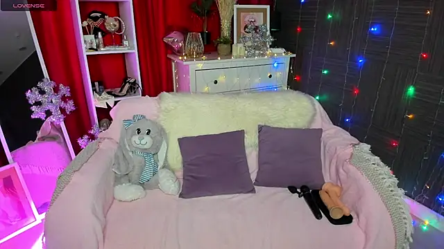 Snapshot of Queen_baby chatting on December 2024 04:36:02 AM Queen baby online show from December 2024 04:36:02 AM