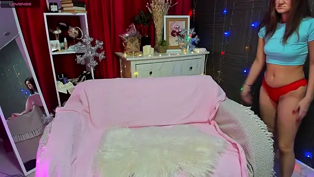 Snapshot of Queen_baby chatting on December 2024 01:41:02 AM Queen baby online show from December 2024 01:41:02 AM