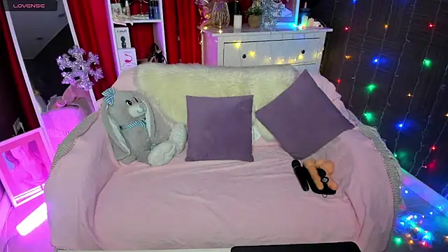 Snapshot of Queen_baby chatting on January 2025 01:28:01 AM Queen baby online show from January 2025 01:28:01 AM