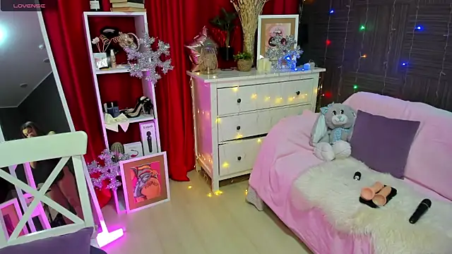 Snapshot of Queen_baby chatting on December 2024 02:44:01 AM Queen baby online show from December 2024 02:44:01 AM