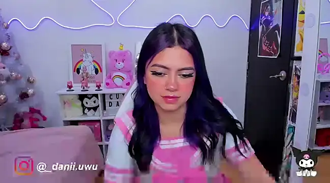 Snapshot of CuteDani_ chatting on December 2024 07:17:01 AM CuteDani online show from December 2024 07:17:01 AM