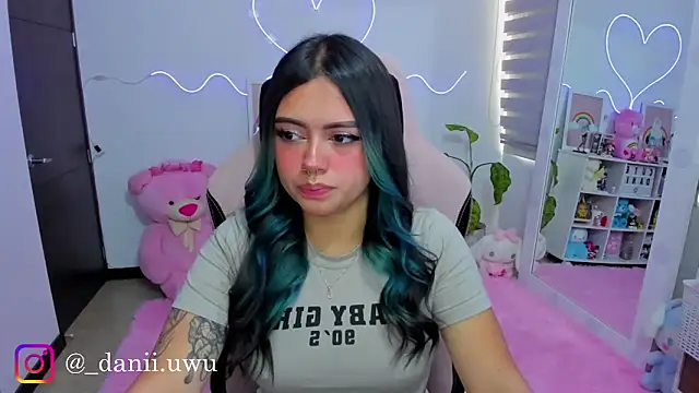 Snapshot of CuteDani_ chatting on February 2026 01:33:02 PM CuteDani online show from February 2026 01:33:02 PM