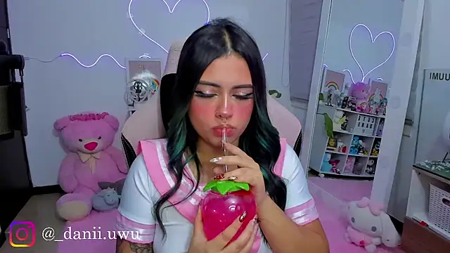 CuteDani  online show from April 2026 05:19:01 AM