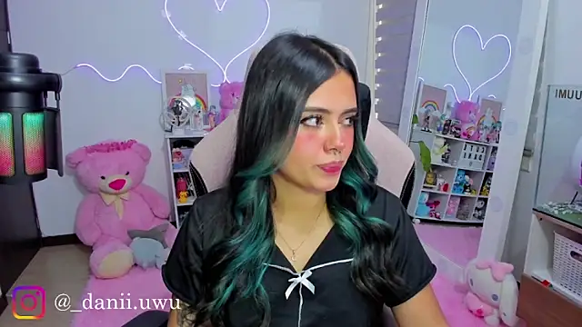 CuteDani  online show from April 2026 03:16:01 PM