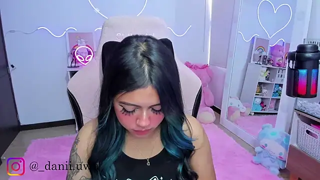 Snapshot of CuteDani_ chatting on February 2026 02:15:01 PM CuteDani online show from February 2026 02:15:01 PM