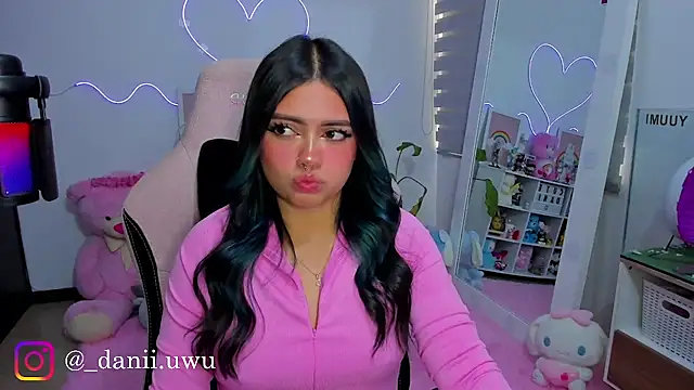 CuteDani  online show from April 2026 02:41:01 PM