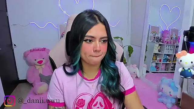 Snapshot of CuteDani_ chatting on February 2026 04:45:02 AM CuteDani online show from February 2026 04:45:02 AM