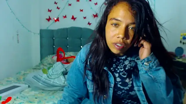 AmaraRoberts420 online show from January 2025 10:15:02 PM