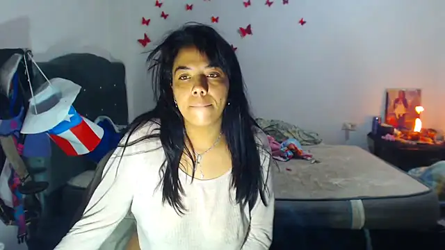 AmaraRoberts420 online show from October 2025 07:04:01 PM