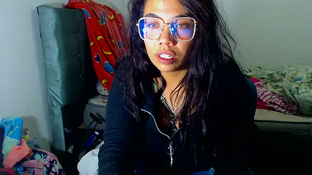 AmaraRoberts420 online show from December 2025 01:56:01 AM