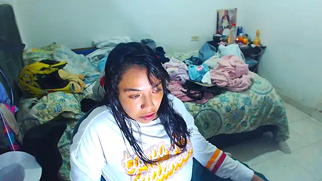 AmaraRoberts420 online show from October 2025 02:11:01 AM