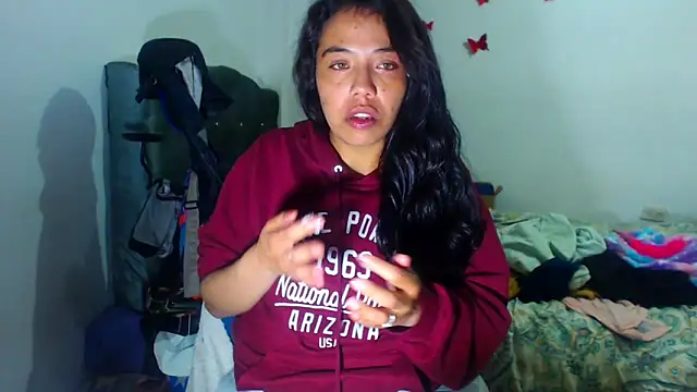 AmaraRoberts420 online show from November 2025 04:01:01 AM