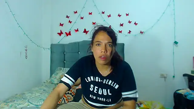 AmaraRoberts420 online show from January 2025 12:50:01 AM