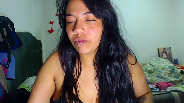 AmaraRoberts420 online show from November 2025 02:05:02 AM