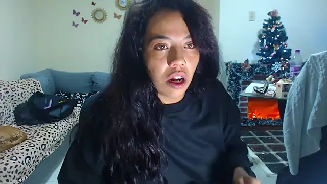 Snapshot of AmaraRoberts420 chatting on December 2025 03:39:01 AM AmaraRoberts420 online show from December 2025 03:39:01 AM