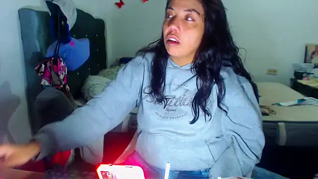 AmaraRoberts420 online show from November 2025 01:27:02 AM